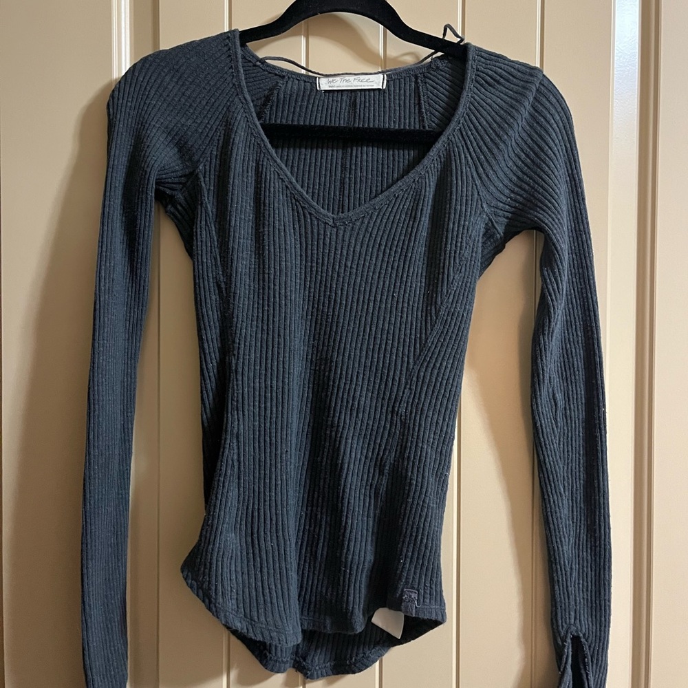 FREE PEOPLE Long sleeve top! GREAT CONDITION!